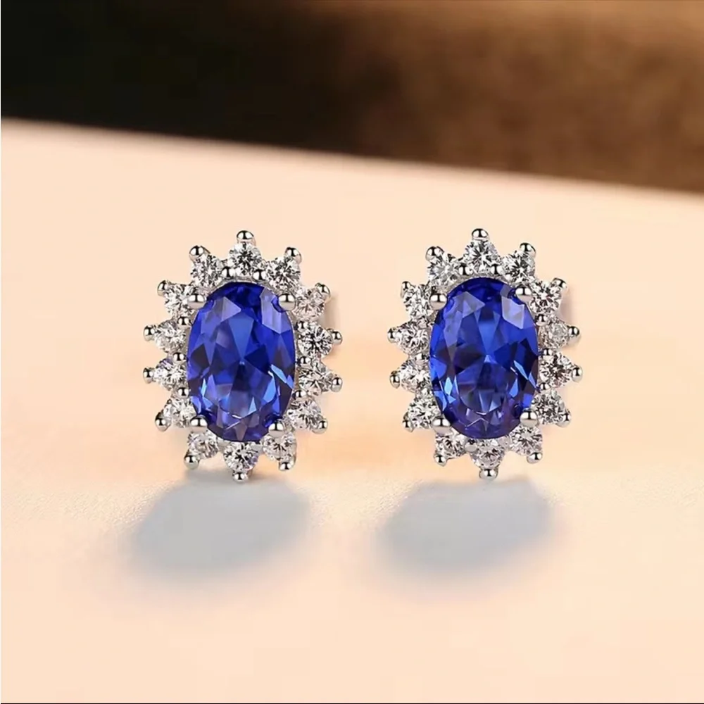 New Gorgeous 925 Silver Sapphire Stud Earrings - Picture 8 of 9